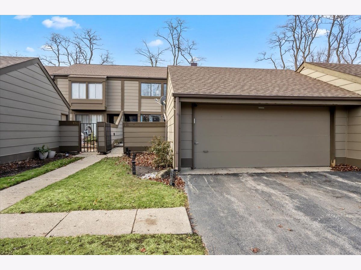 Townhomes & Homes Sold Glengarry Geneva Illinois, 118 Aberdeen