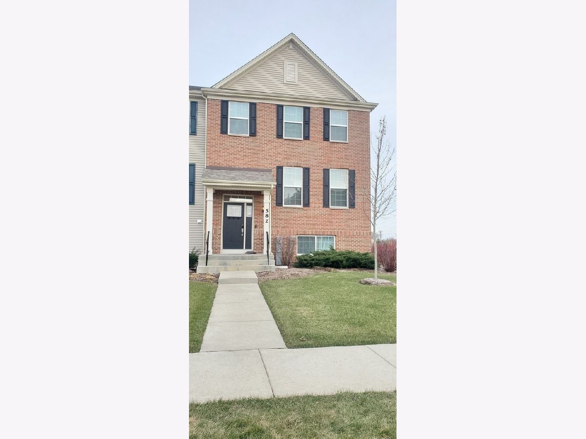  Rented Crystal Lake Illinois, 582 Cimmaron