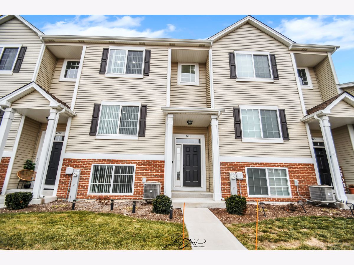 Townhomes & Homes Sold Fieldstone Place Montgomery Illinois, 1475 Manning