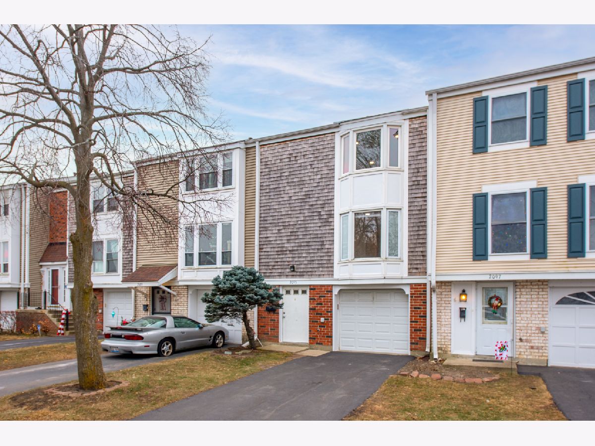 Townhomes & Condos Rented Barrington Square Hoffman Estates Illinois, 2093 Kettering