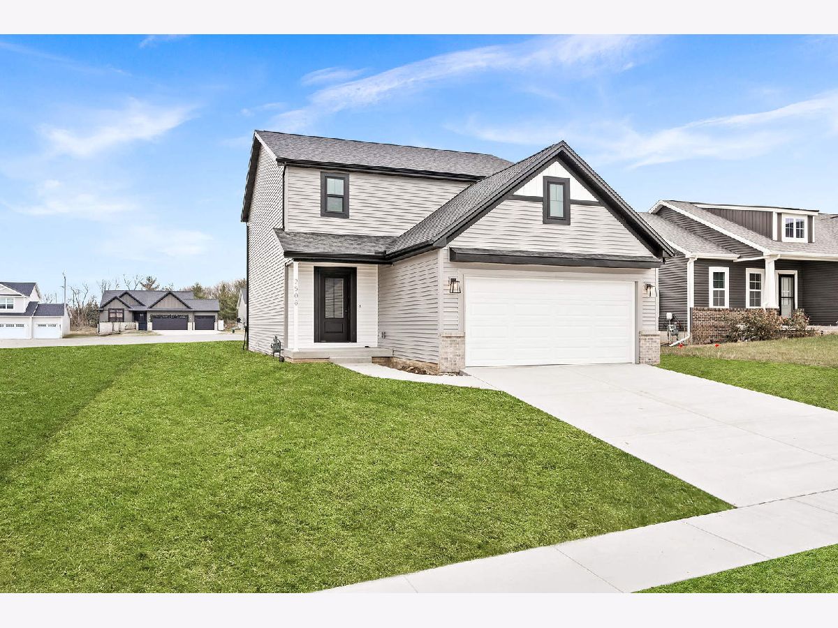 Homes & Condos & Townhomes Sold Fox Lake Bloomington Illinois, 2508 Pampas