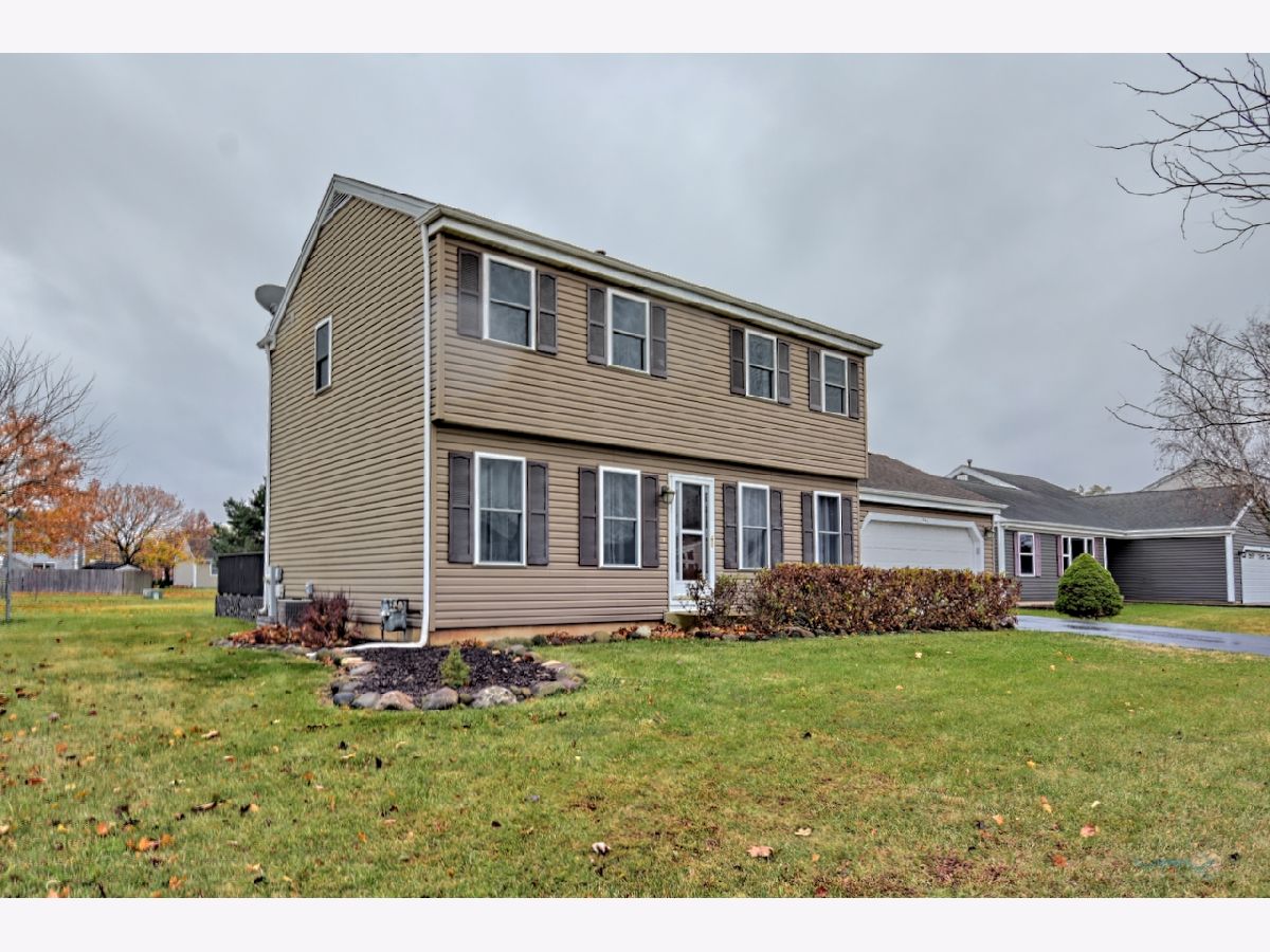 Homes & Condos & Townhomes Sold Deerpass Greens Marengo Illinois, 741 Hickory