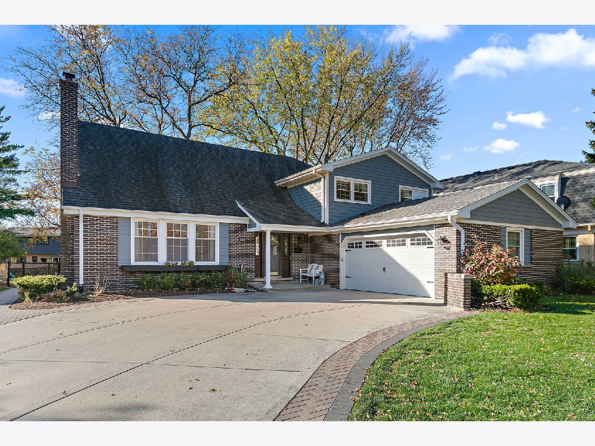 Homes & Condos & Townhomes Sold Ivy Hill Arlington Heights Illinois, 807 Waverly