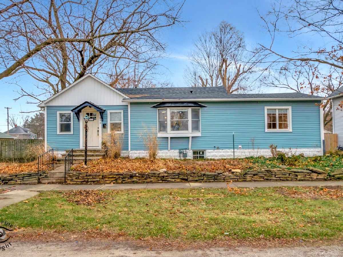  Sold Momence Illinois, 220 Market