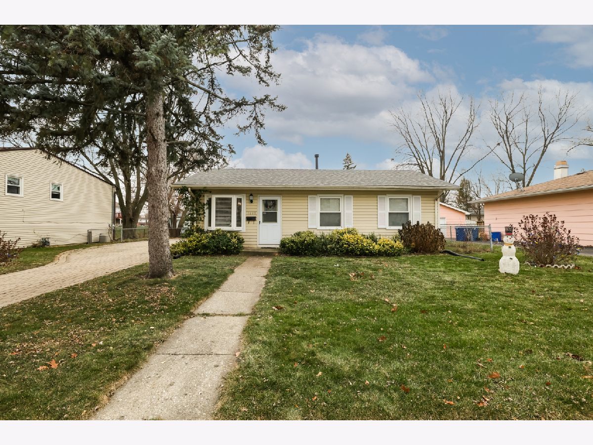 Homes & Condos & Townhomes Sold Hanover Gardens Hanover Park Illinois, 1649 Park