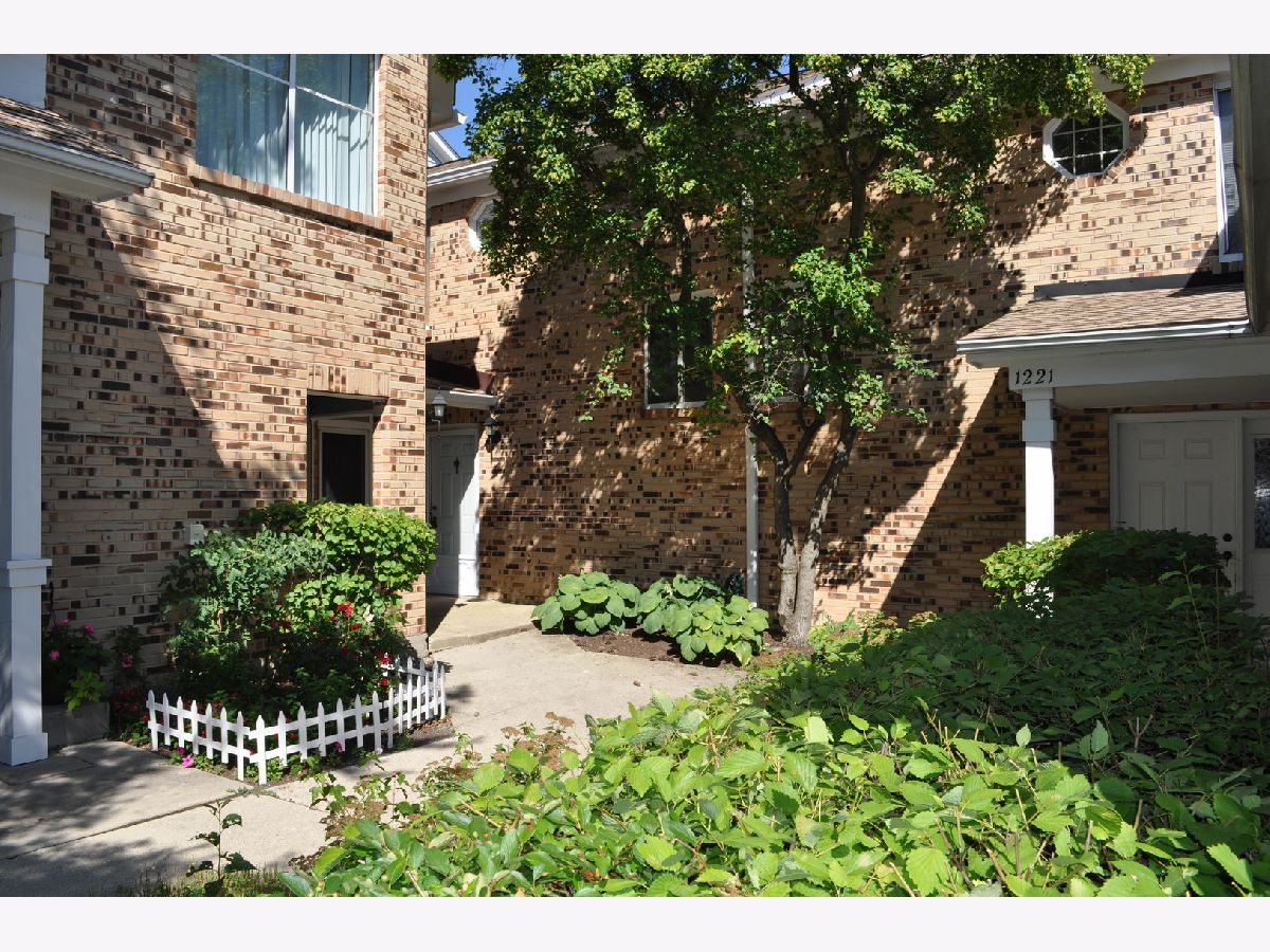 Townhomes & Condos Sold Spoerlein Farms Buffalo Grove Illinois, 1223 Ranchview