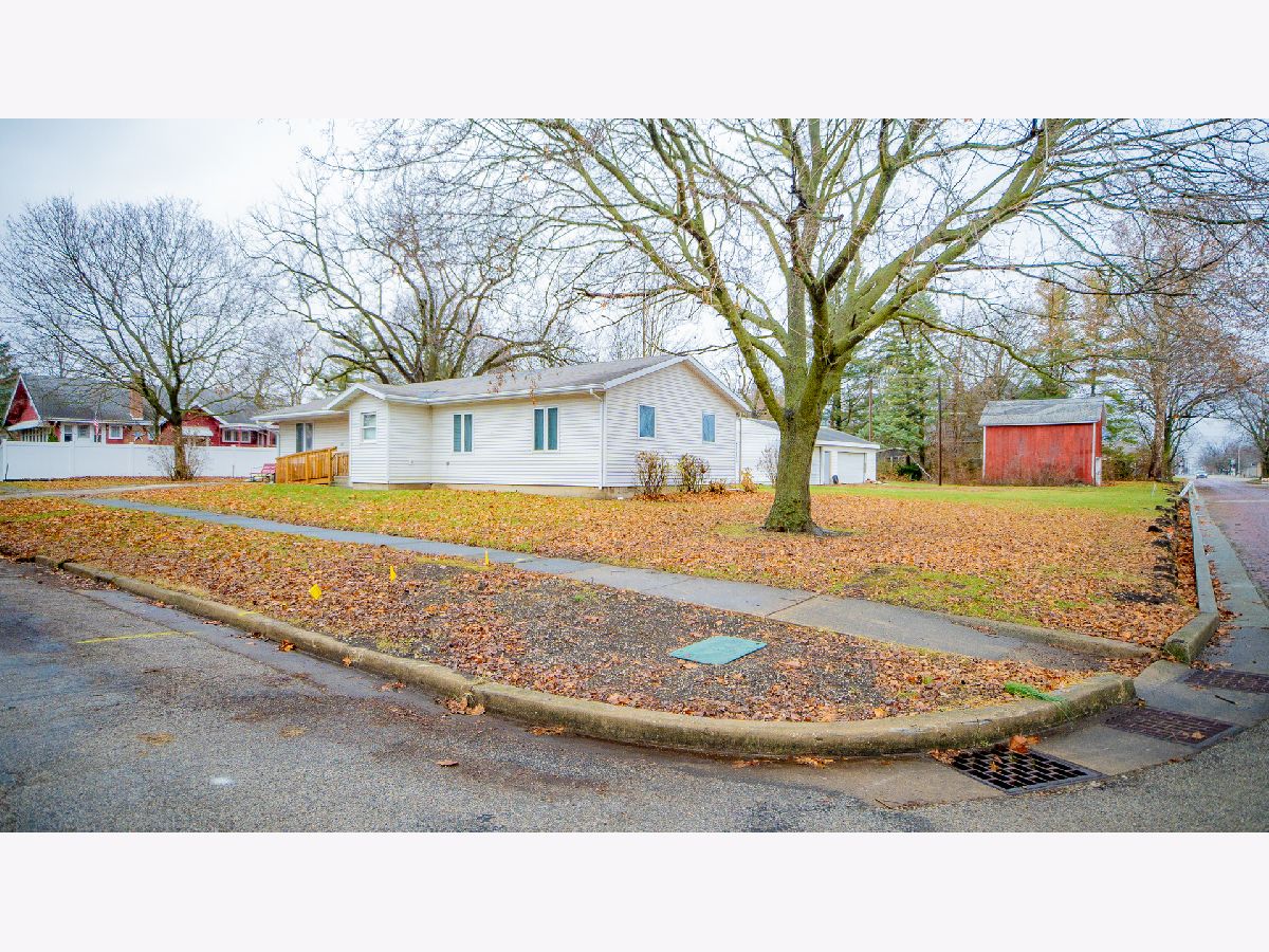  Sold Piper City Illinois, 107 Vine