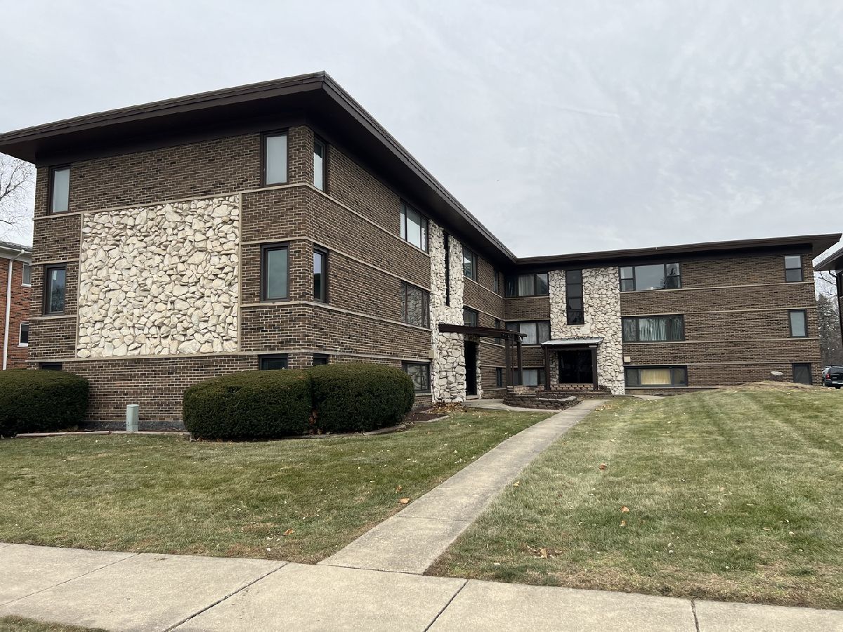 Condos & Townhomes Sold Parks Edge Worth Illinois, 6818 Lode