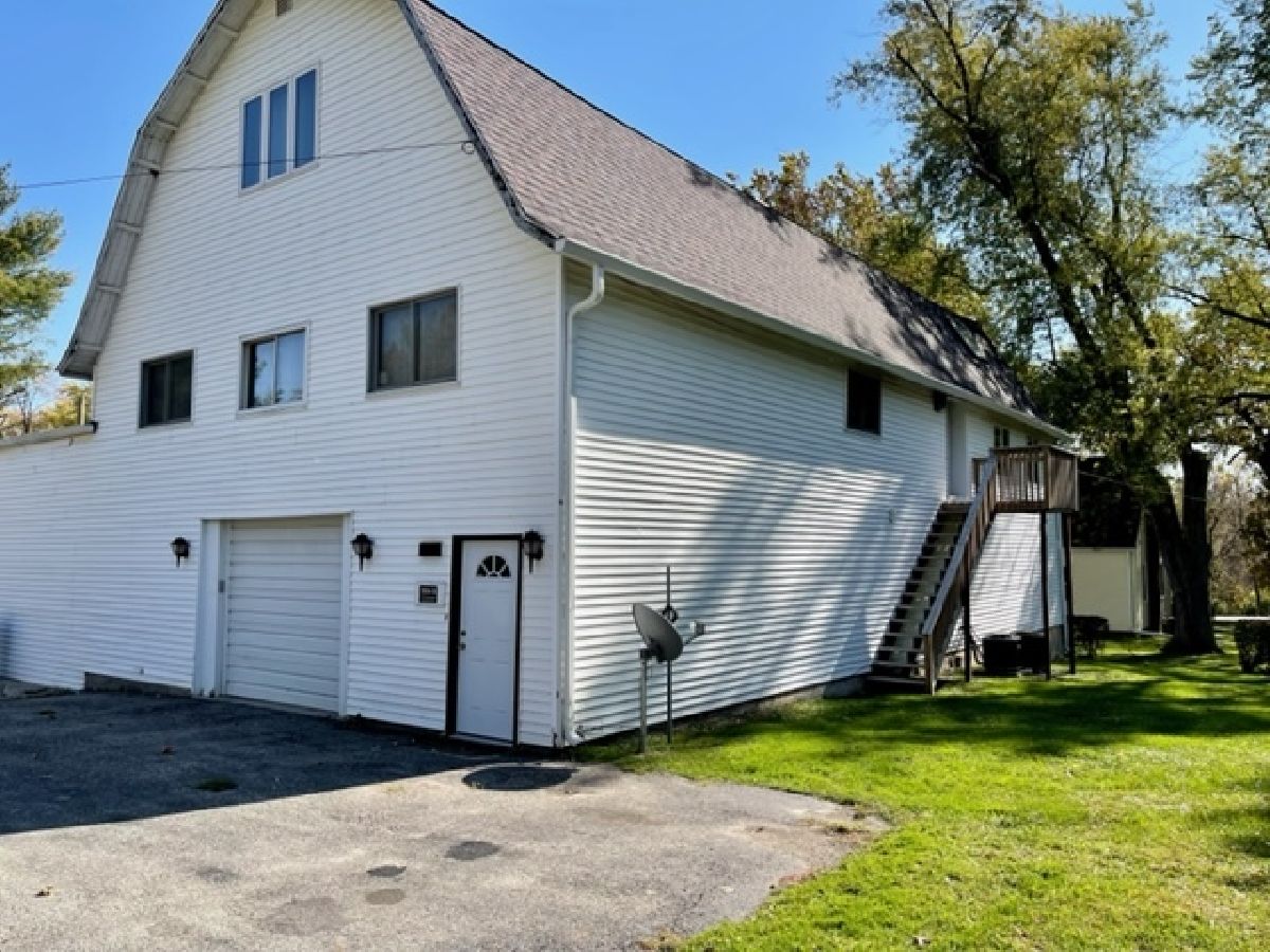  Rented Richmond Illinois, 3904B Solon