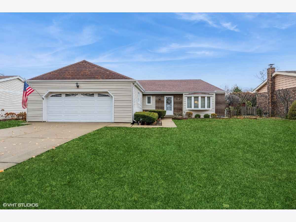Homes & Condos & Townhomes Sold Cedar Glen Arlington Heights Illinois, 2347 Embers