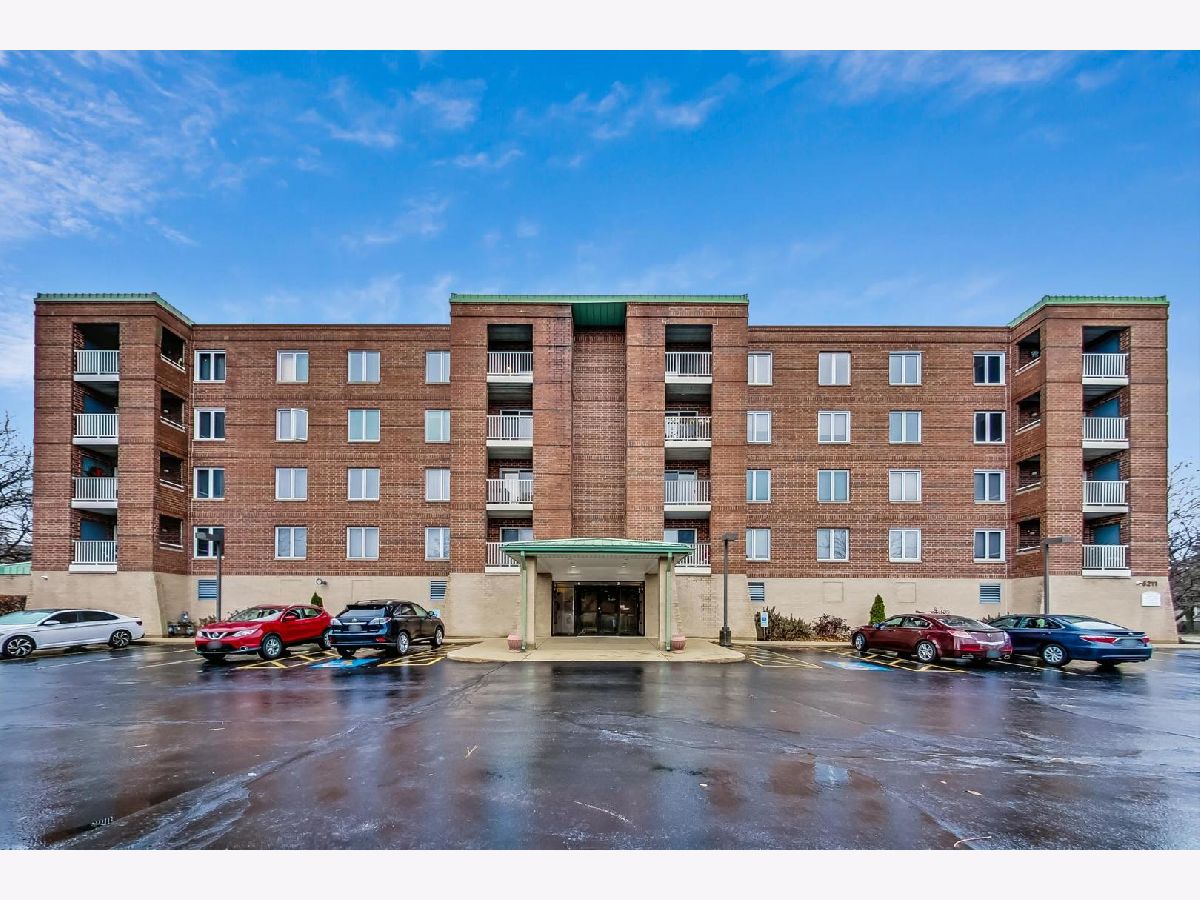 Condominiums & Homes Sold Arbors Of Morton Grove Morton Grove Illinois, 6211 Lincoln