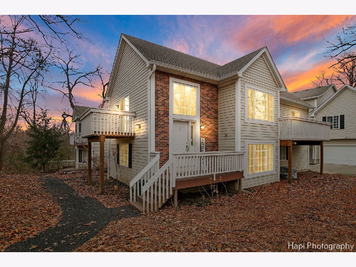 Townhomes & Condos Rented Treehouse In The Woods Round Lake Illinois, 256 Whispering Oaks