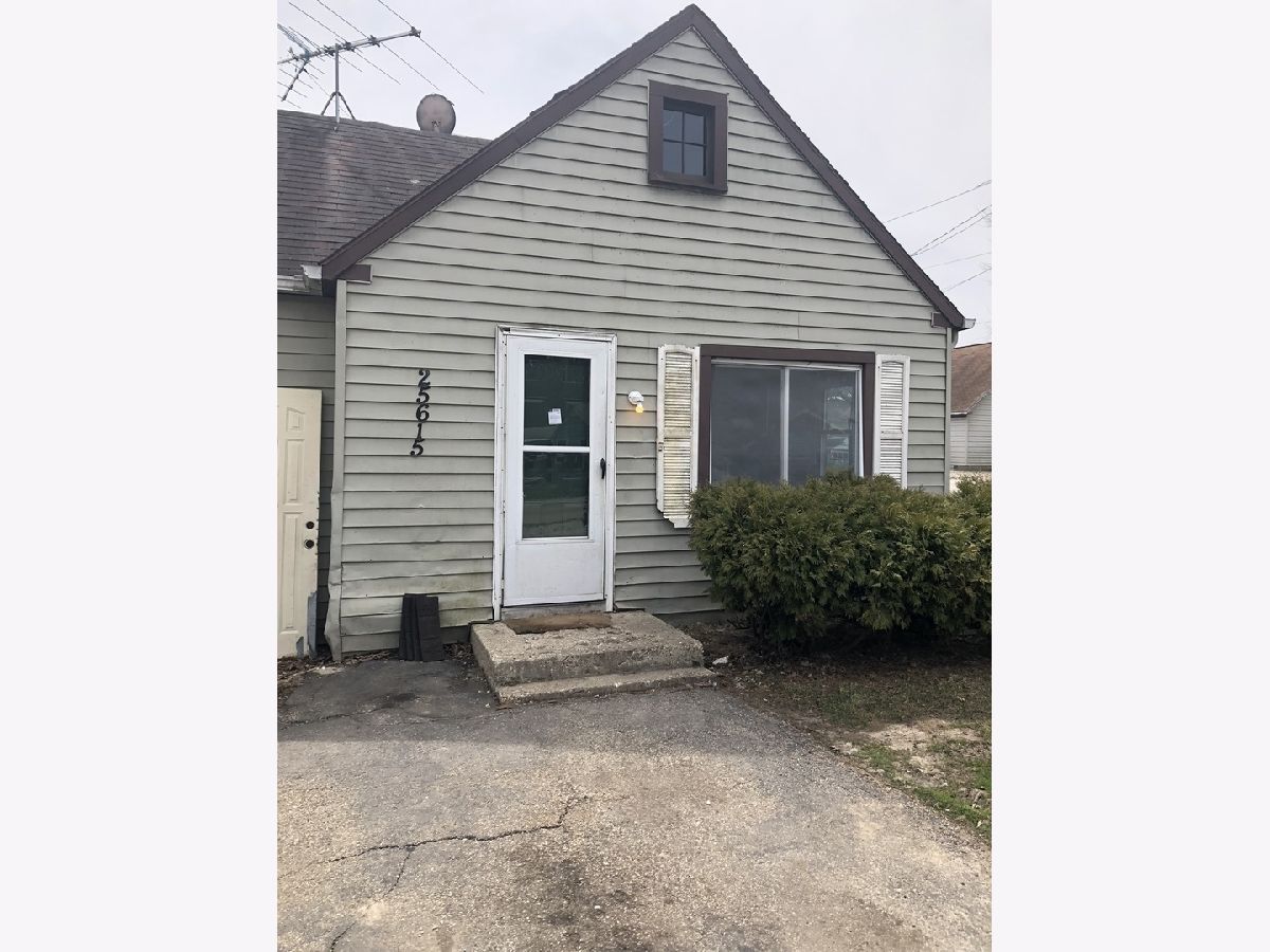  Rented Lake Villa Illinois, 25615 Arcade