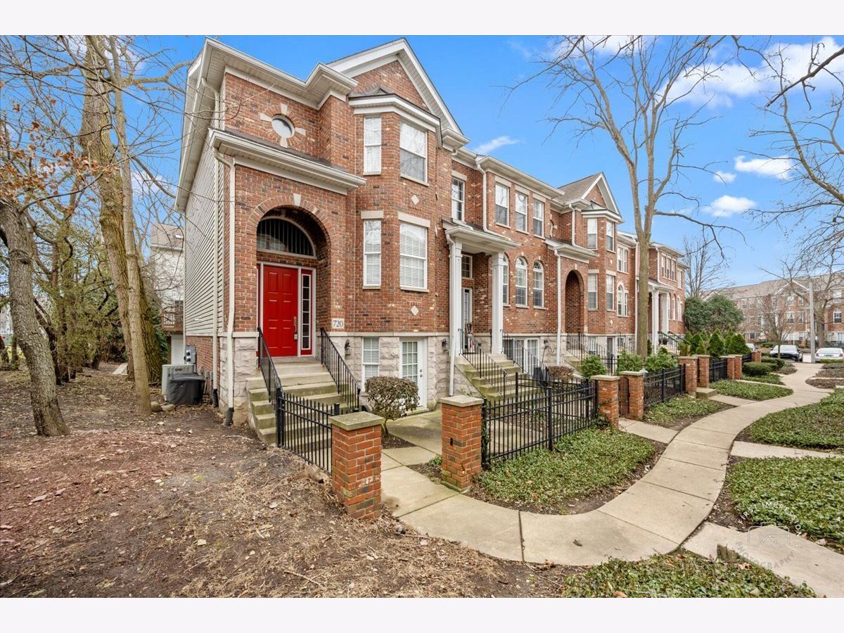 Townhomes Sold Prescott Woods Naperville Illinois, 720 Prescott