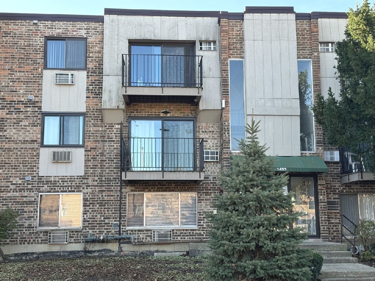 Condominiums Rented Brentwood Palatine Illinois, 1455 Winslowe