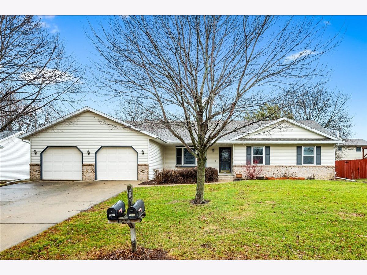 Homes & Condos & Townhomes Sold Greenview West Normal Illinois, 1610 Braden