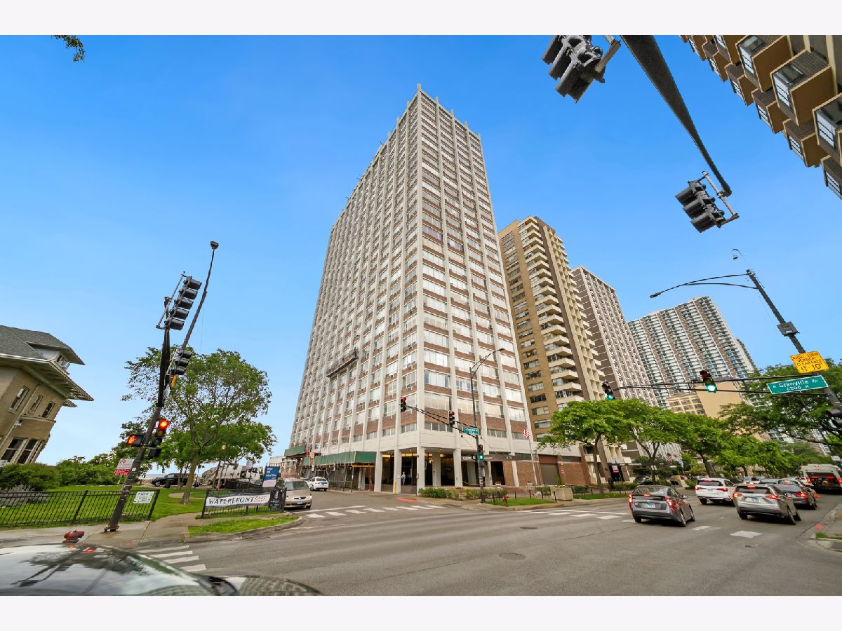 Condominiums Sold Granville Beach Chicago Illinois, 6171 Sheridan