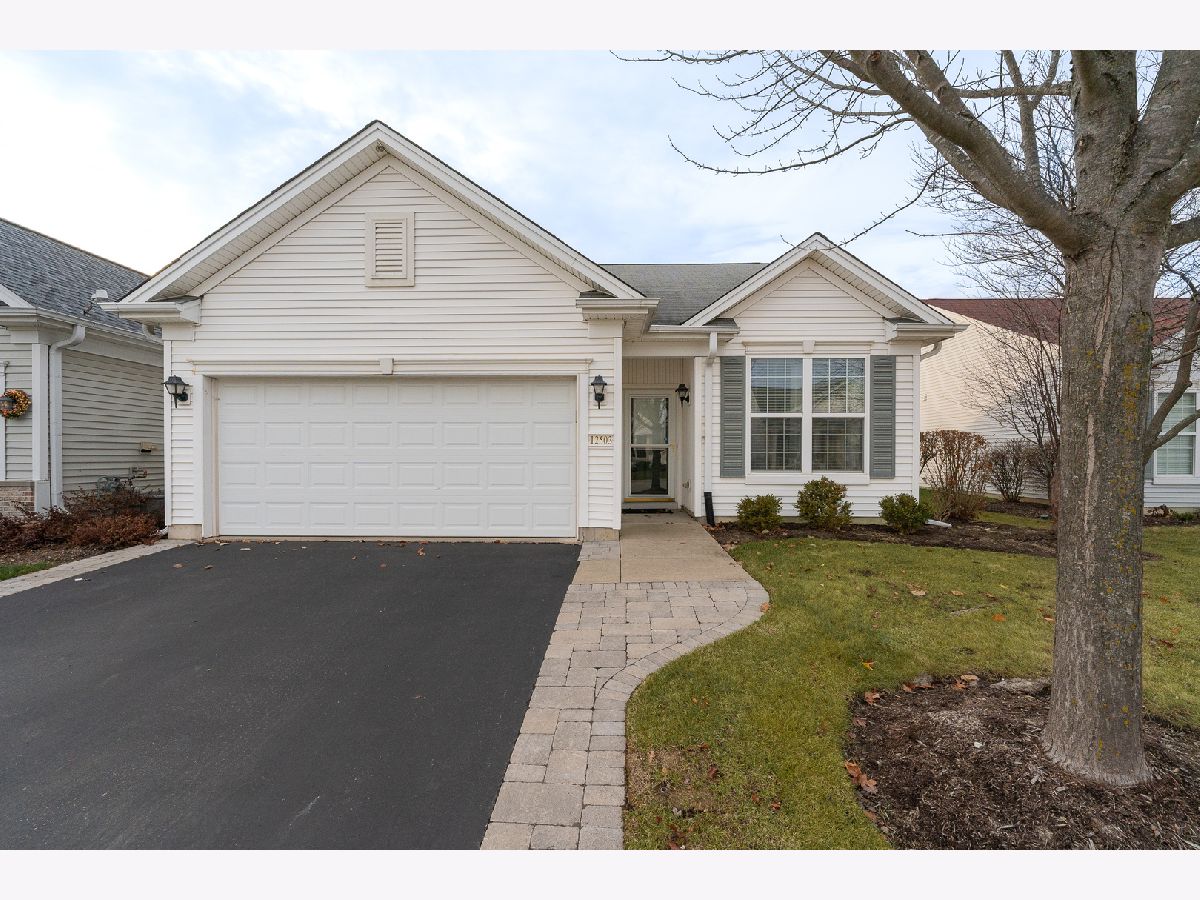 Homes & Townhomes & Condos Rented Del Webb Sun City Huntley Illinois, 12503 Castle Rock