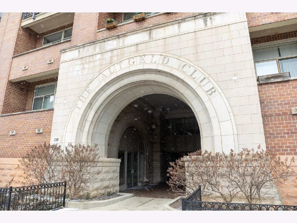 Townhomes & Condos & Homes Sold Altgeld Club Chicago Illinois, 1350 Fullerton