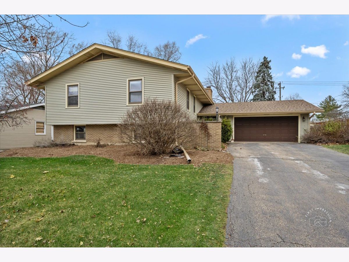 Homes Sold Green Willow Geneva Illinois, 911 Foxwood