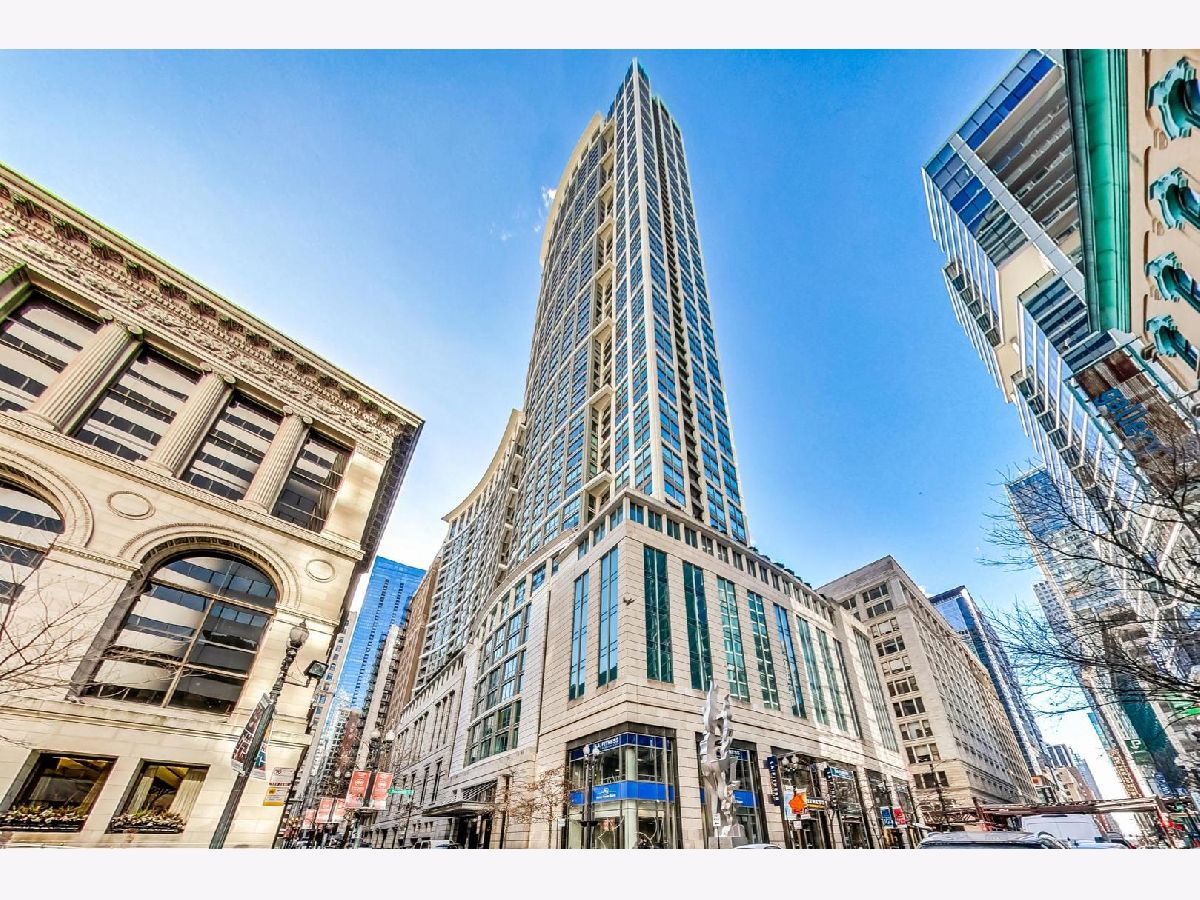 Condominiums Sold Heritage At Millennium Park Chicago Illinois, 130 Garland