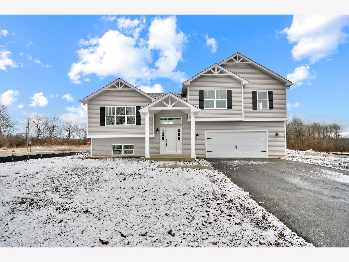 Homes Sold Fox Trails Cary Illinois, 705 Fox Trail