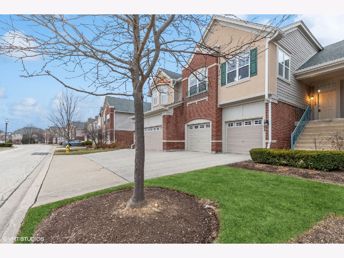 Townhomes & Condos Sold Pinehurst Vernon Hills Illinois, 1393 Pinehurst