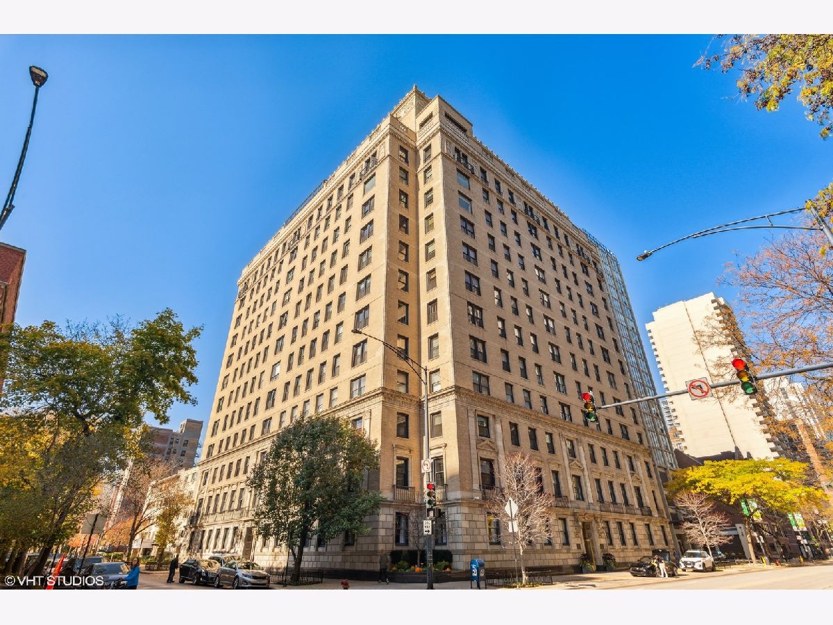 Condominiums Sold The Barry Chicago Illinois, 3100 Sheridan