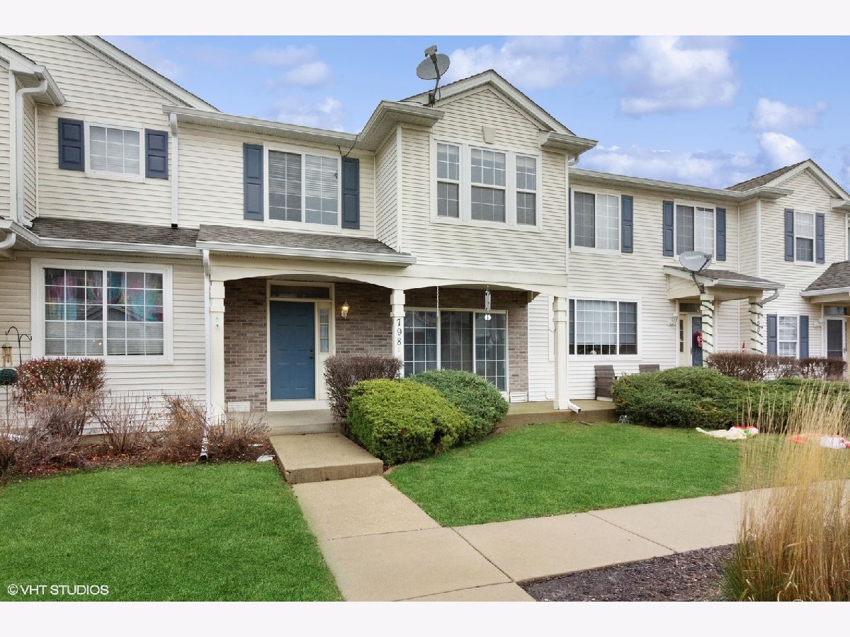 Townhomes & Condos Rented Reflections Aurora Illinois, 798 County Line