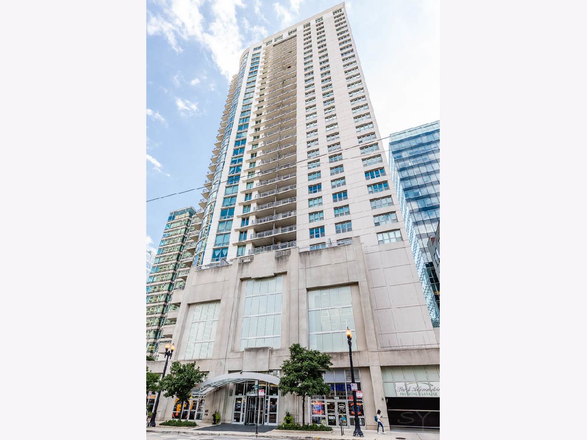 Condominiums Rented Park Alexandria Chicago Illinois, 125 Jefferson