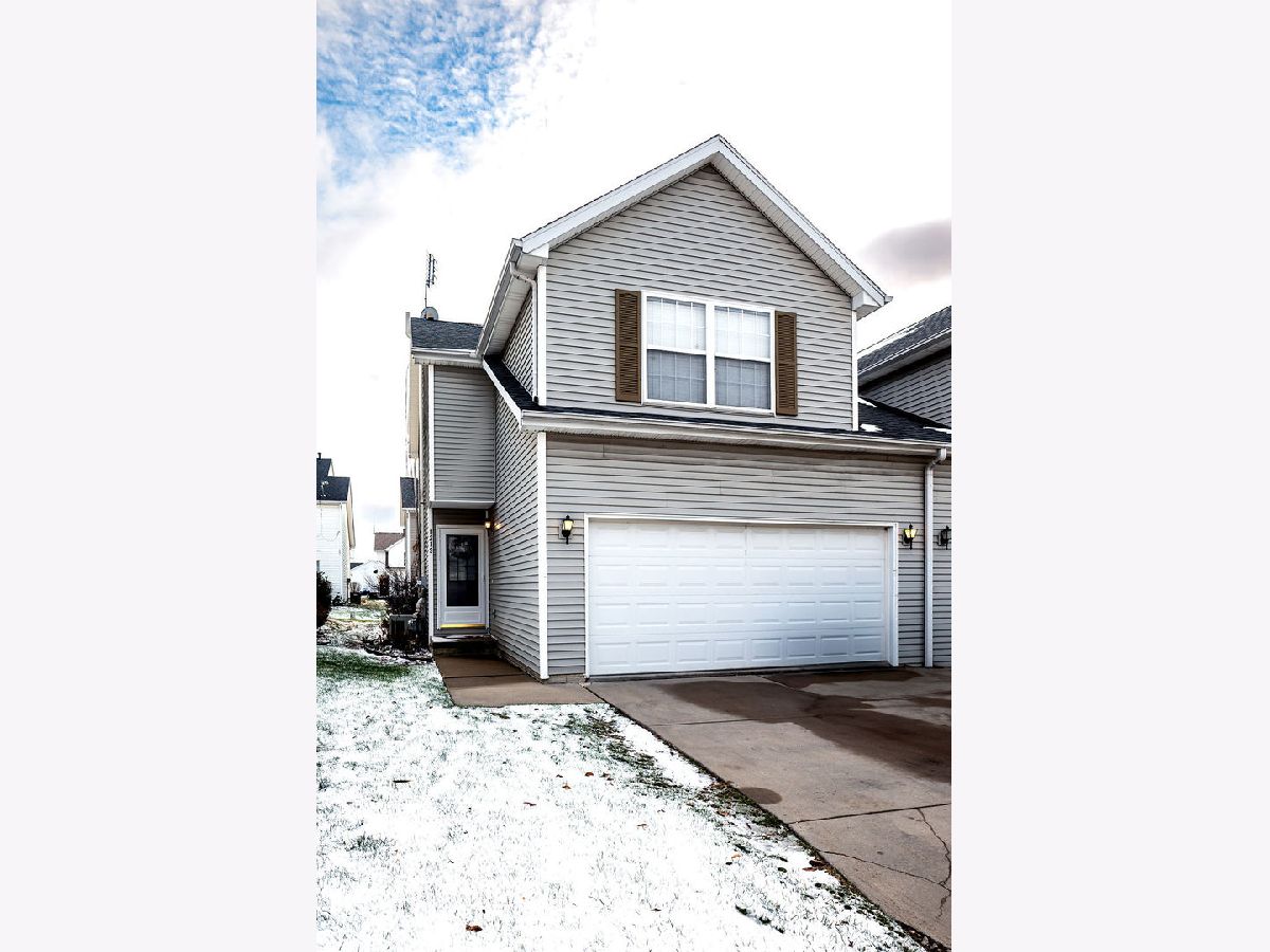 Condos & Townhomes & Homes Sold Links Landing Bloomington Illinois, 1219 Colonial