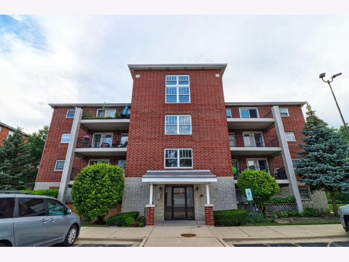 Homes & Condominiums Rented Mill Creek Addison Illinois, 237 Mill