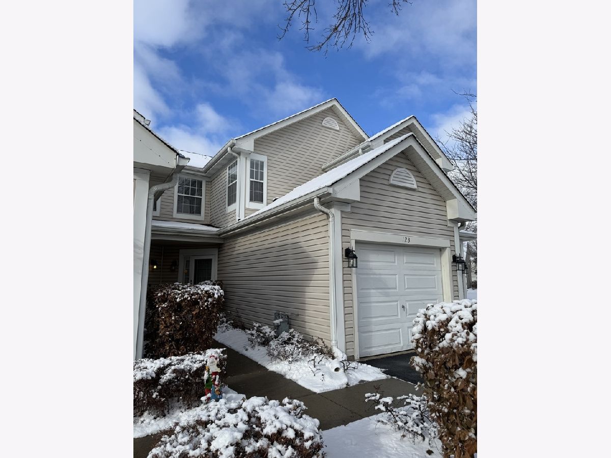 Townhomes & Condos Rented North Star Lake In The Hills Illinois, 123 Capella