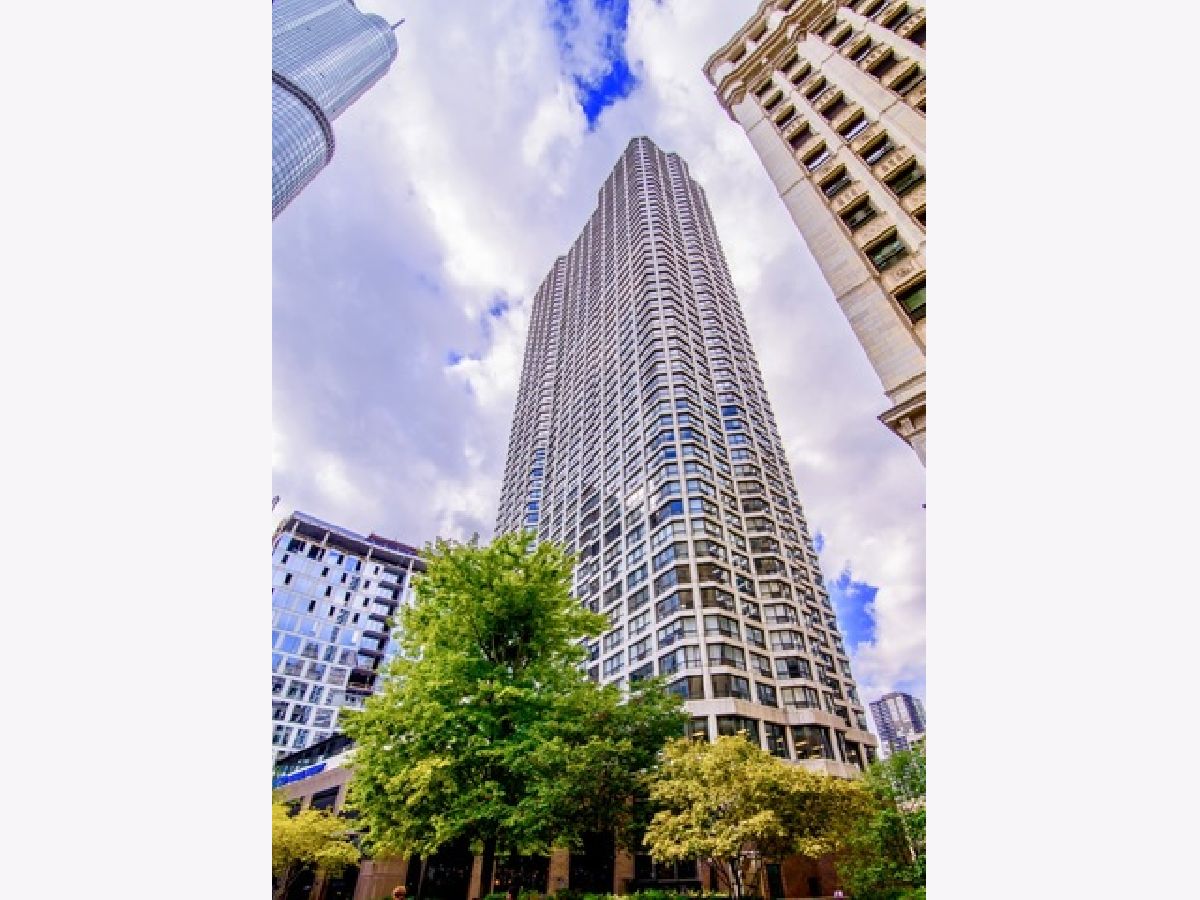 Condominiums Rented River Plaza Chicago Illinois, 405 Wabash