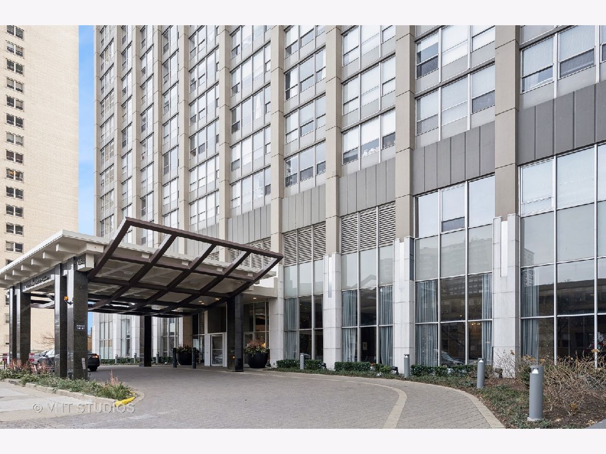 Condominiums Sold Park Place Tower Chicago Illinois, 655 Irving Park