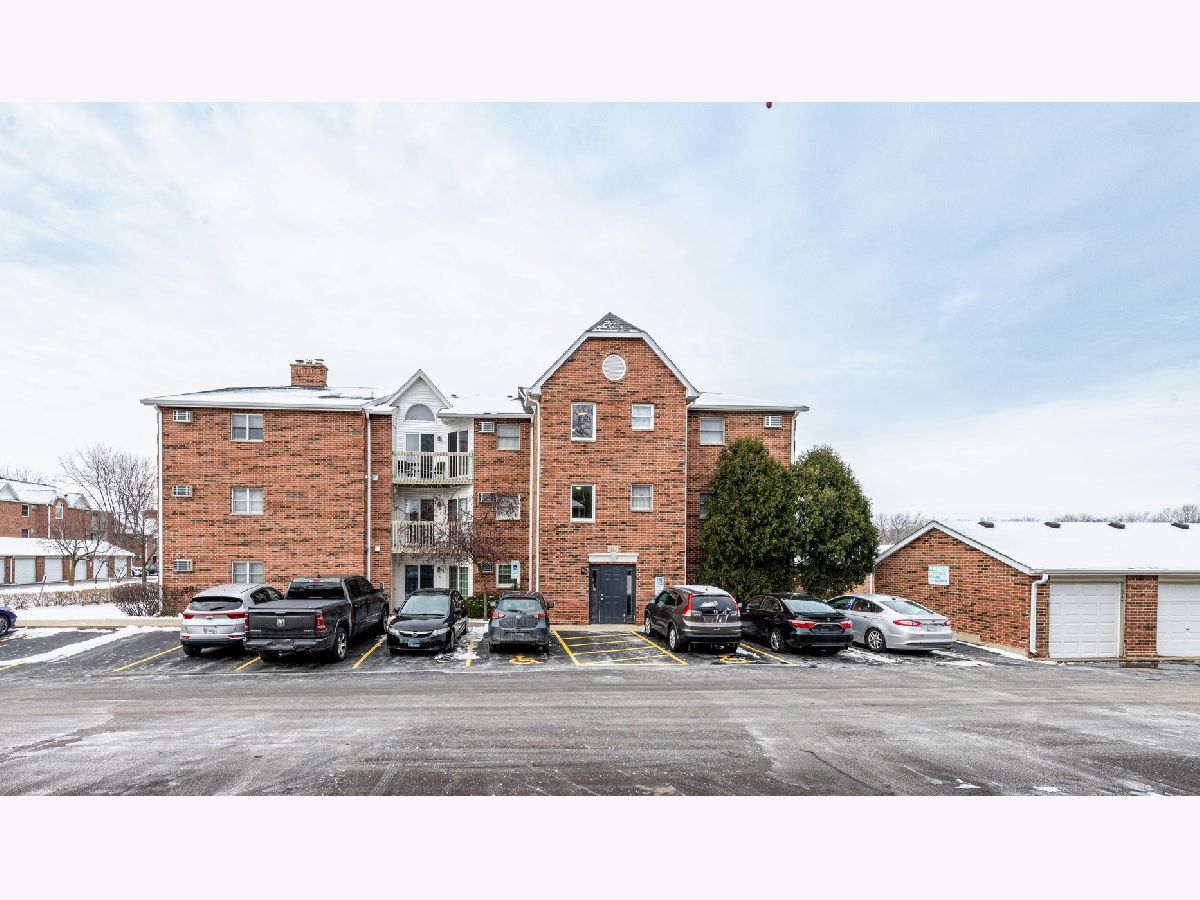 Condominiums Sold Prairie Point Lake In The Hills Illinois, 1363 Cunat
