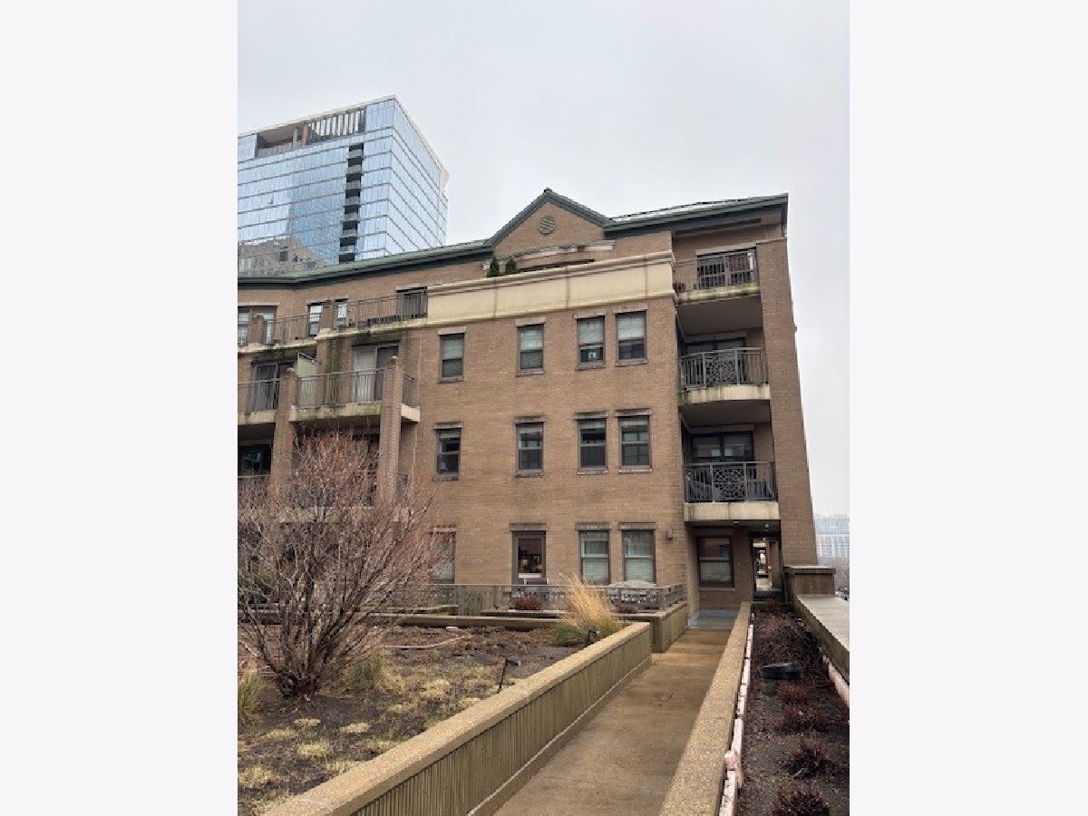 Condos & Townhomes Rented State Place Tower Chicago Illinois, 1111 State
