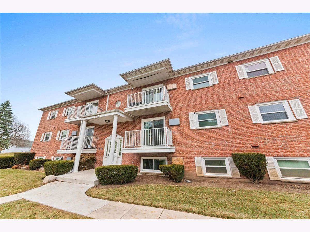  Rented Round Lake Park Illinois, 124 Washington