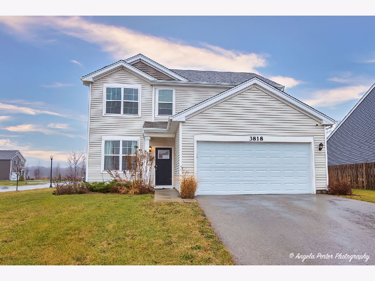 Homes Rented The Oaks At Irish Prairie Mchenry Illinois, 3818 Doherty