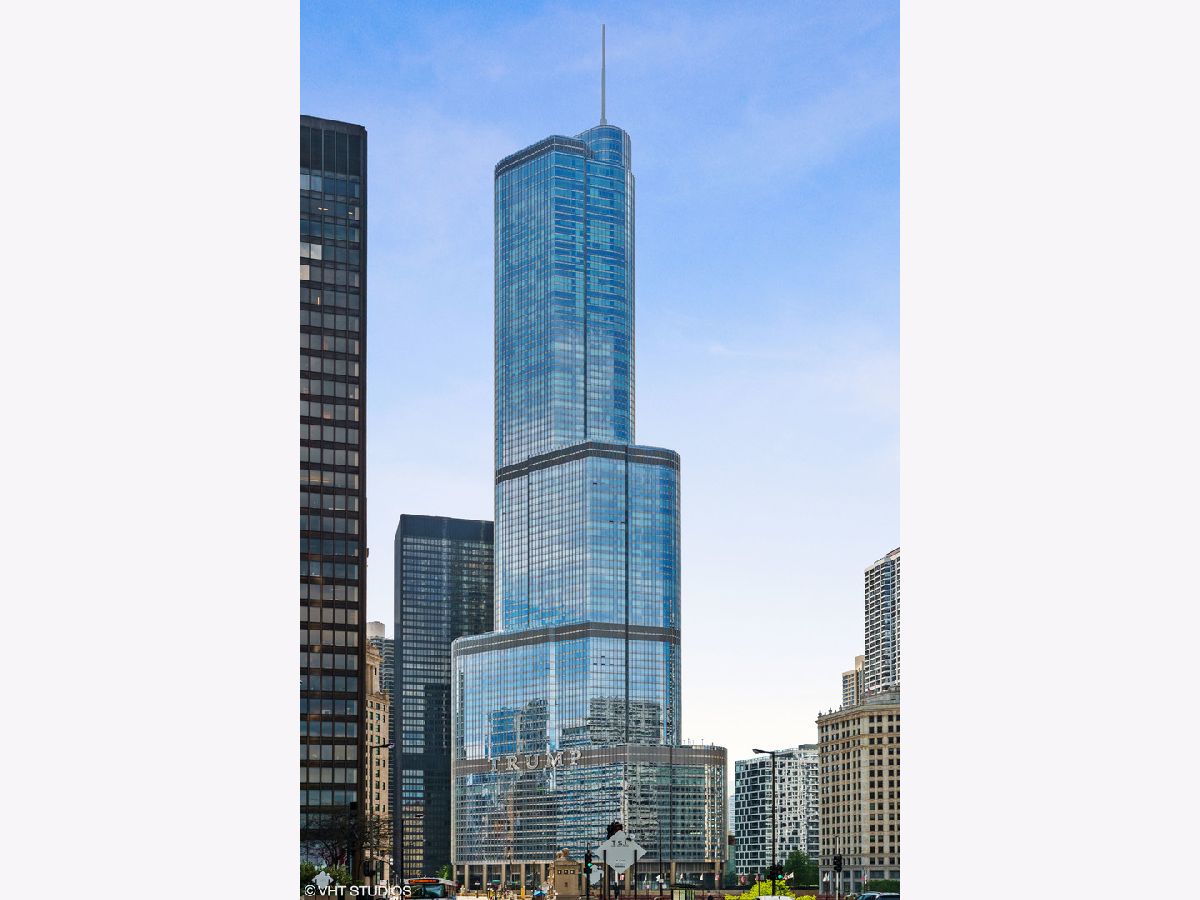 Condominiums For Sale Trump Tower Chicago Chicago Illinois, 401 Wabash Avenue