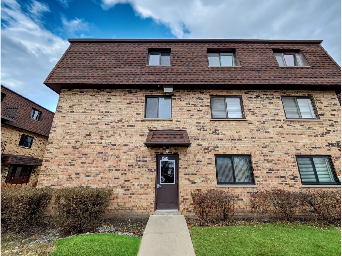 Condominiums Sold La Casa Bianco Des Plaines Illinois, 9705 Bianco