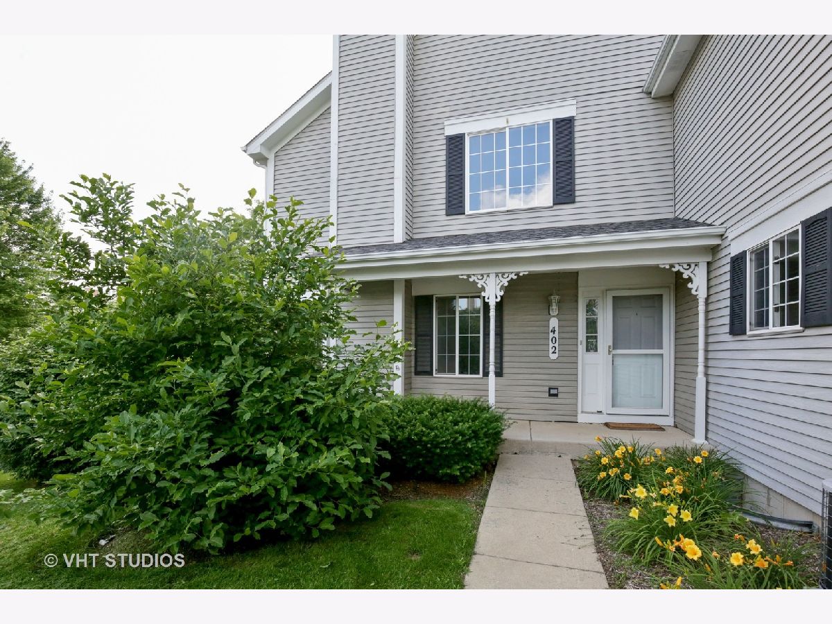 Townhomes Rented Sandhurst South Elgin Illinois, 402 Lowell