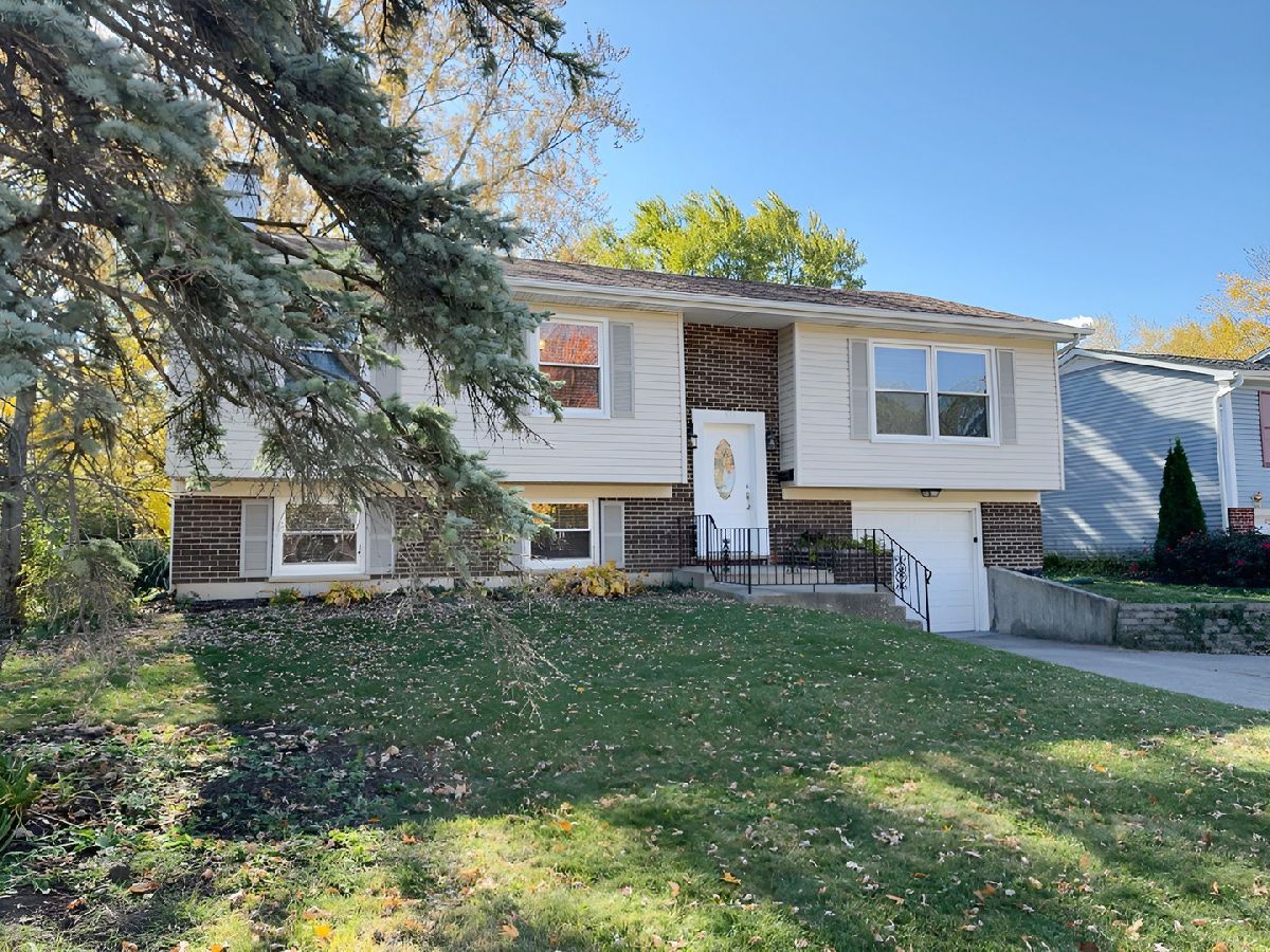  For Sale Lake Zurich Illinois, 533 Surryse Road
