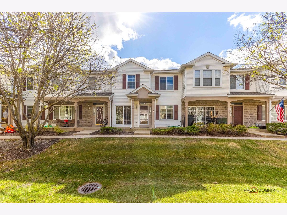 Townhomes & Condos Rented Reflections Aurora Illinois, 746 County Line
