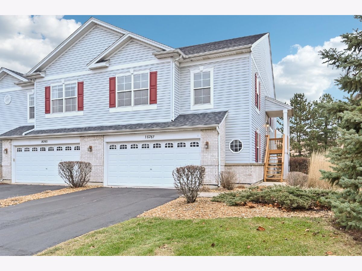 Townhomes & Homes Sold Arbor Creek Plainfield Illinois, 16767 Hazelwood