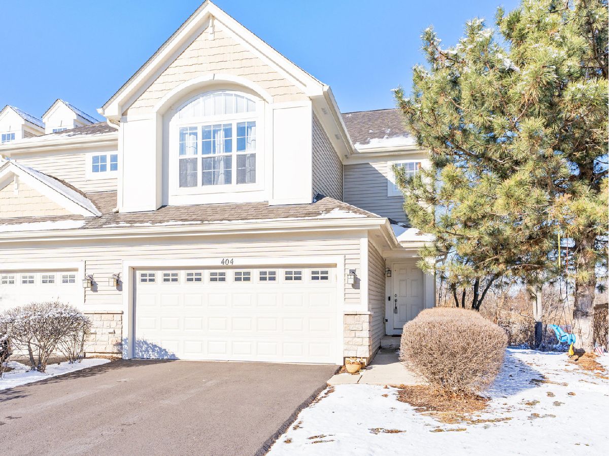 Townhomes Sold Woodland Lakes Aurora Illinois, 404 Vaughn