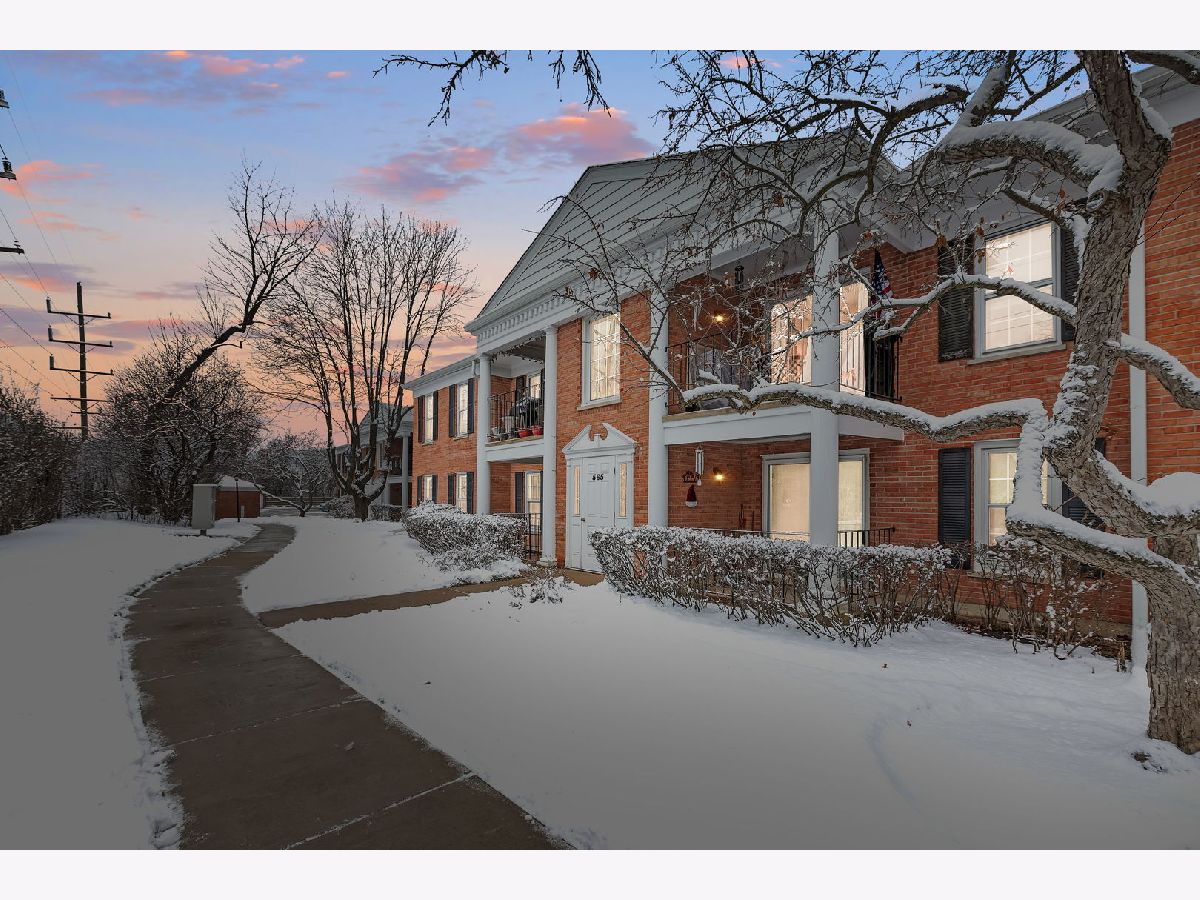Condos & Townhomes Sold Shorely Woods Barrington Illinois, 565 Shorely