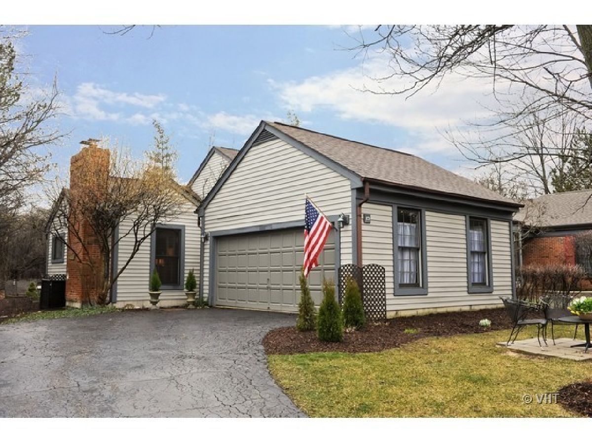 Townhomes Sold Armour Woods Lake Bluff Illinois, 100 Warrington
