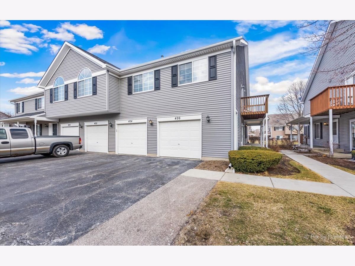 Townhomes & Condos & Homes Rented Woodcreek Village Lake In The Hills Illinois, 426 Village Creek