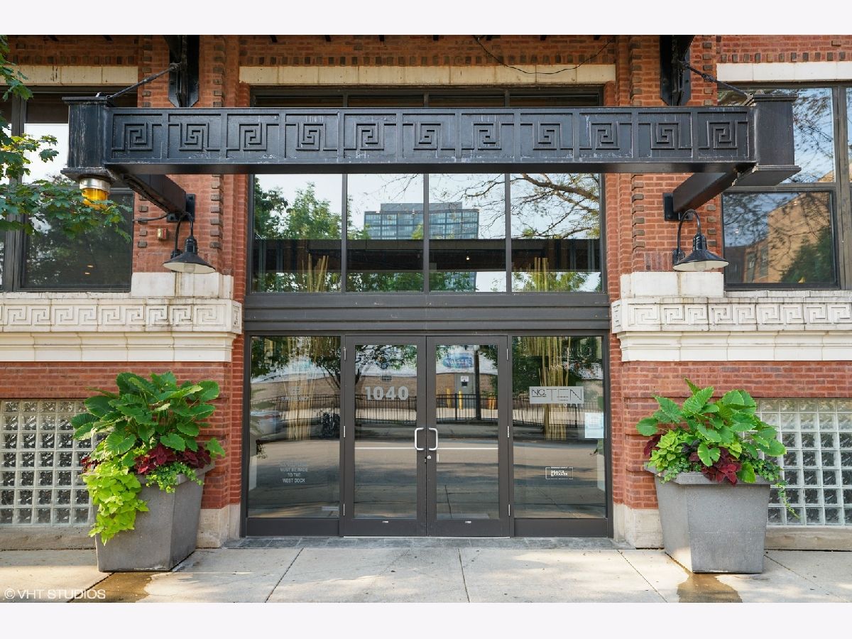 Condominiums Sold Number 10 Lofts Chicago Illinois, 1040 Adams